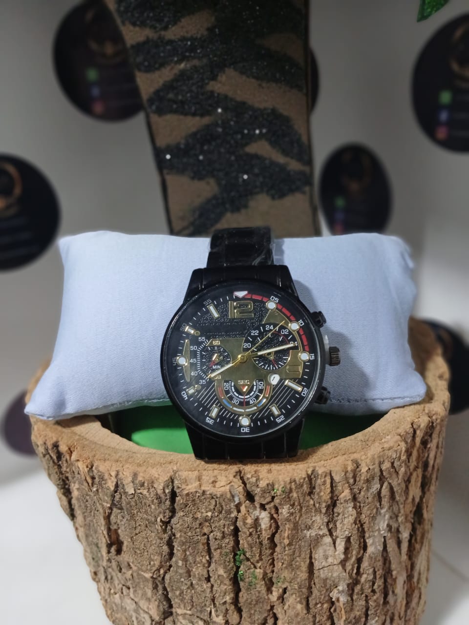 "Elegancia Crono - Reloj de Acero Estilo Ejecutivo"
