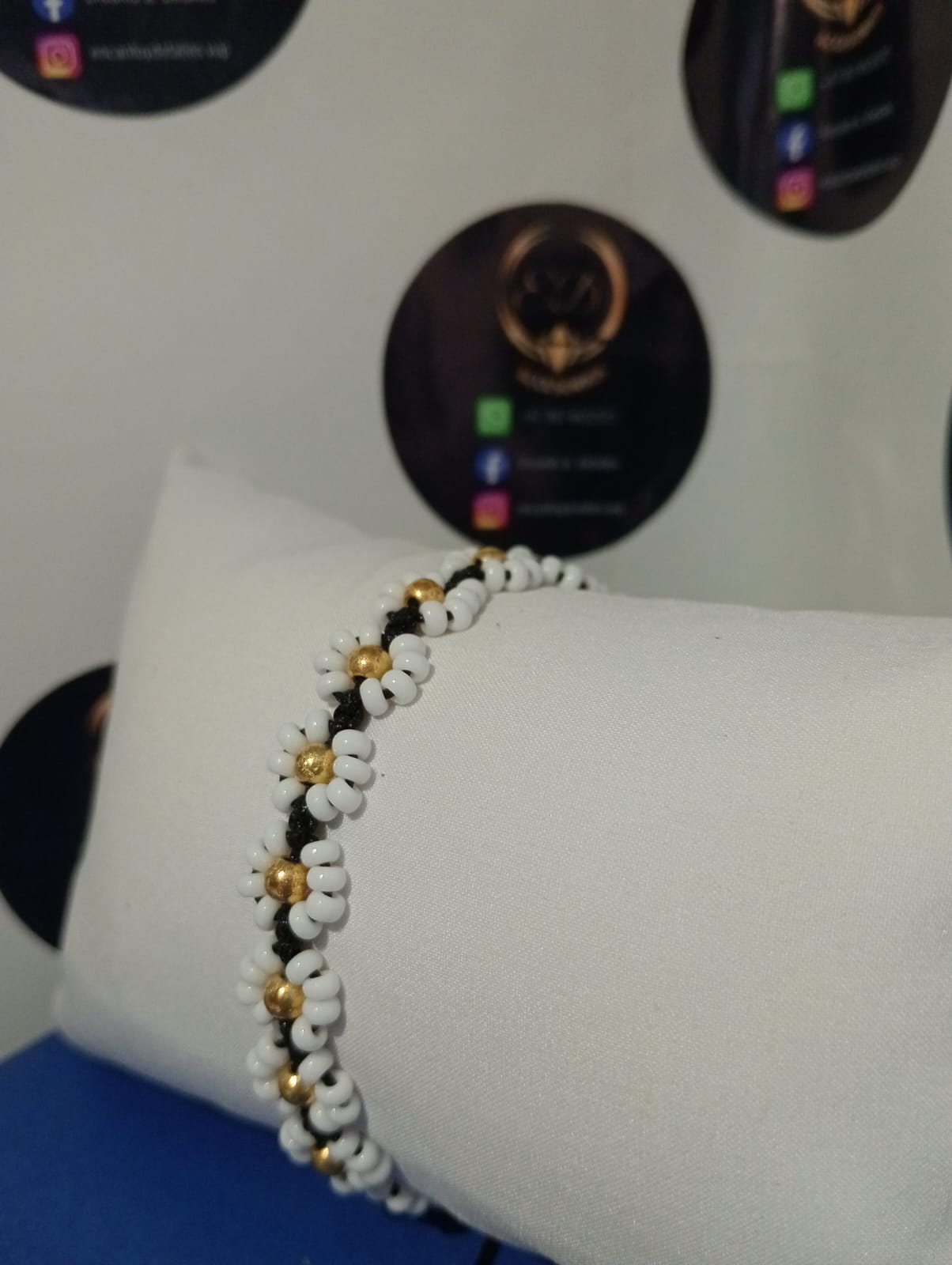 Pulsera “Daisy Vibes”