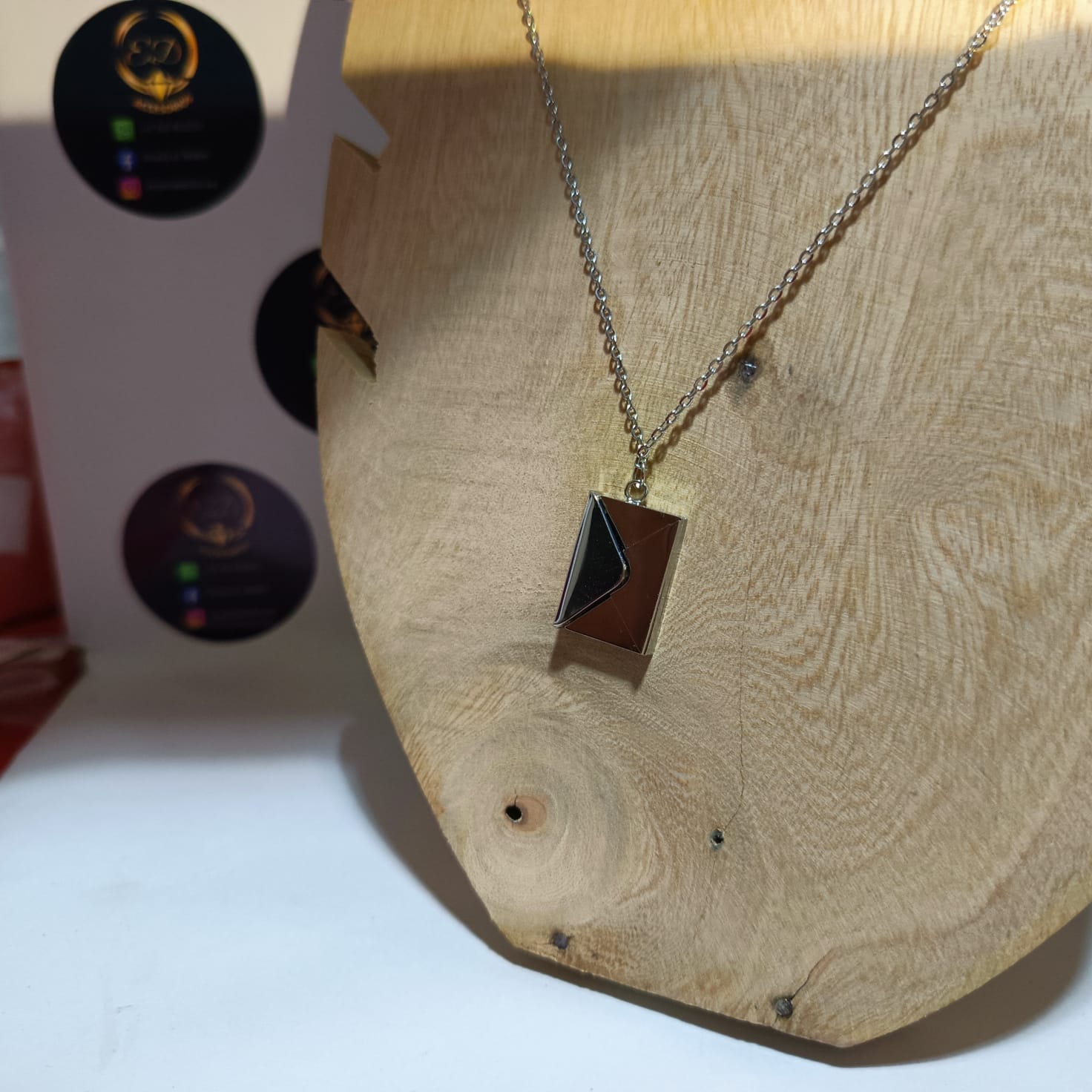 ✉️ Collar “Carta de Amor” – Llévalo Cerca del Corazón