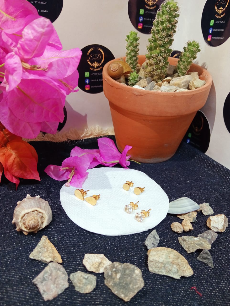 ✨ Colección “Mini Glam” – Aretes Dorados Minimalistas