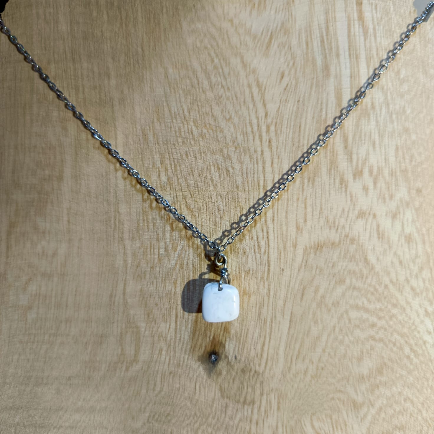 🤍 Collar “Luz Serena” – Elegancia Natural en Cada Detalle